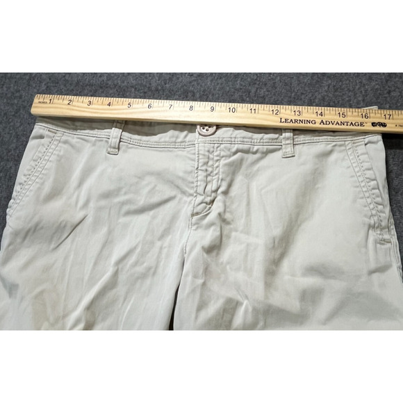 American Eagle Women’s Shorts Size‎ 8 Khaki Beige Casual Chino Mid Rise - Picture 2 of 9